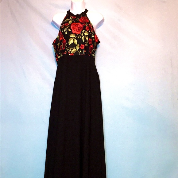 La Reyna Fashion Dresses & Skirts - So Satisfying Black Embroidered Rose Dress